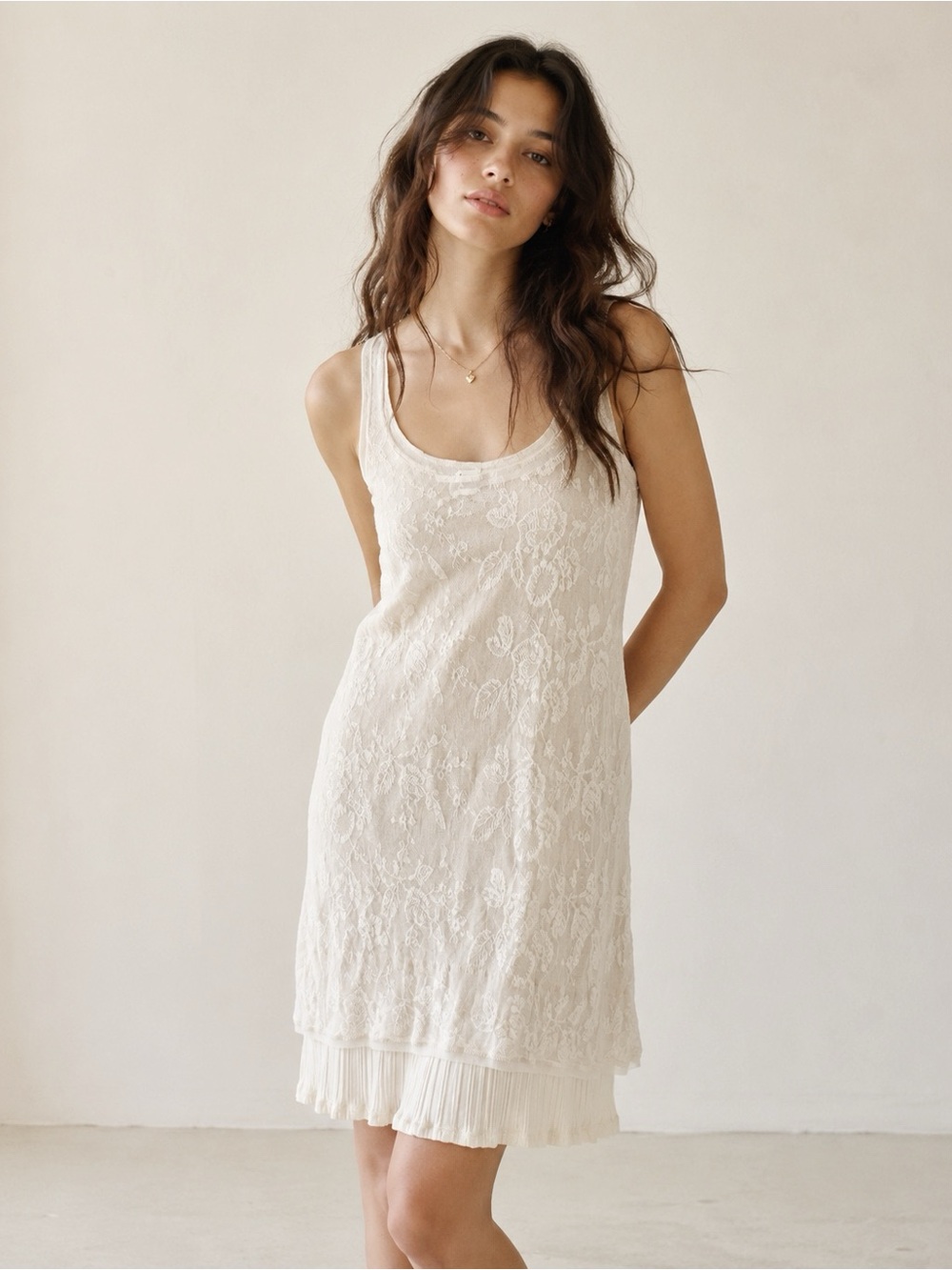 VTG Beate Hermann Woman Cream Sheer Lace Embroidered Delicate Sleeveless Dress